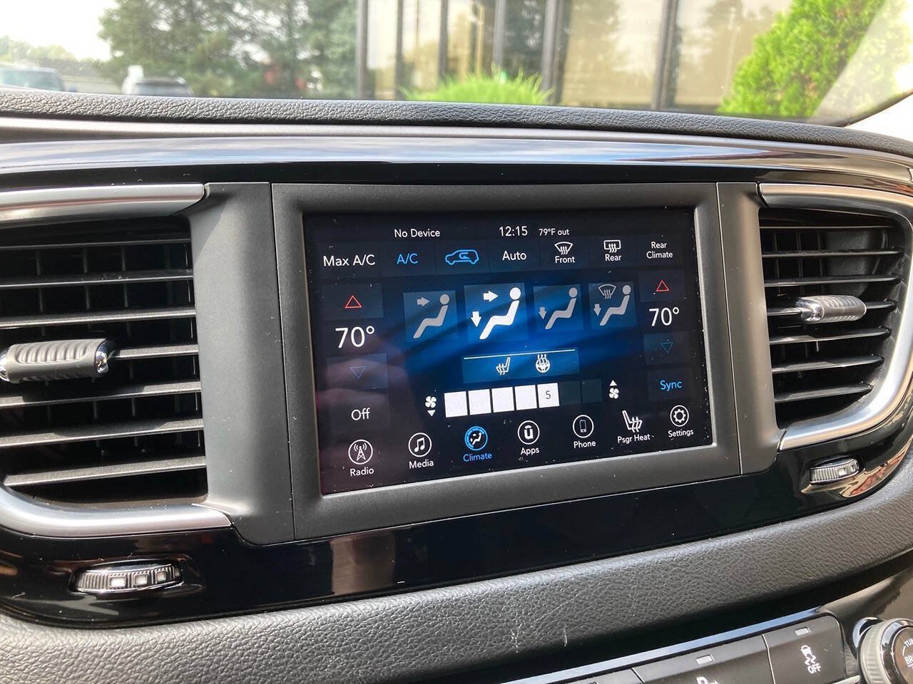 Used 2020 Chrysler Pacifica Touring-L FWD image 24