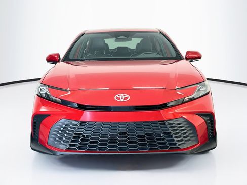 Used 2025 Toyota Camry SE FWD image 2
