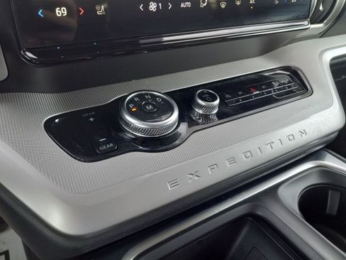 Used 2025 Ford Expedition Active AWD/4WD image 24
