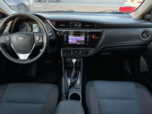 Used 2019 Toyota Corolla LE w/ Carpet Mat Package (TMS) FWD image 22