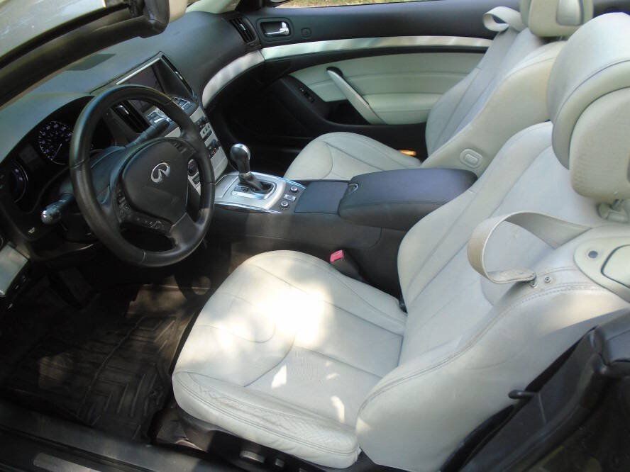 Used 2010 INFINITI G37 Convertible w/ Premium Pkg RWD image 10