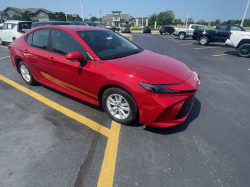 Used 2025 Toyota Camry LE FWD image 4