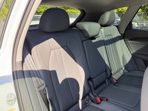 Used 2025 Audi Q5 Premium Plus w/ Premium Plus image 28