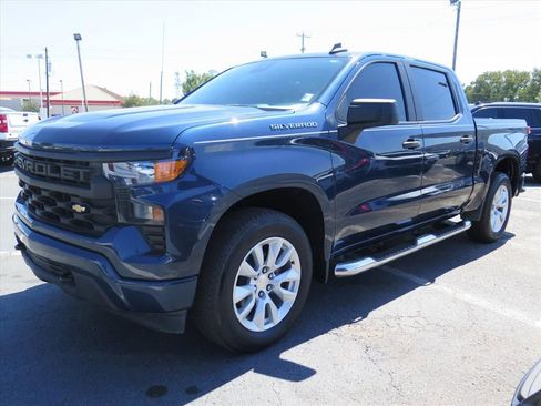 Used 2022 Chevrolet Silverado 1500 Custom image 9