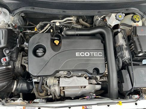 Used 2018 Chevrolet Equinox LT image 41