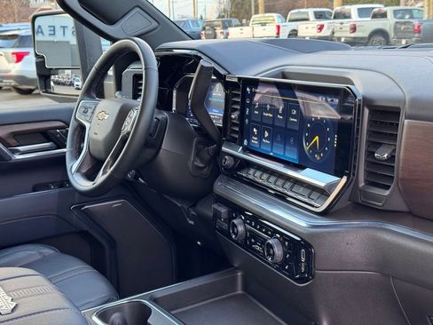 Used 2024 Chevrolet Silverado 3500 High Country w/ High Country Premium Package image 5