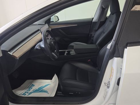 Used 2023 Tesla Model 3 Standard Range image 3