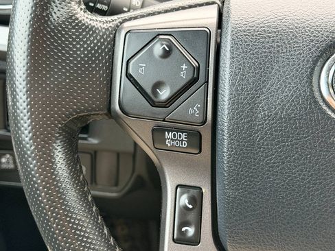Used 2019 Toyota Tacoma TRD Off-Road AWD/4WD image 33