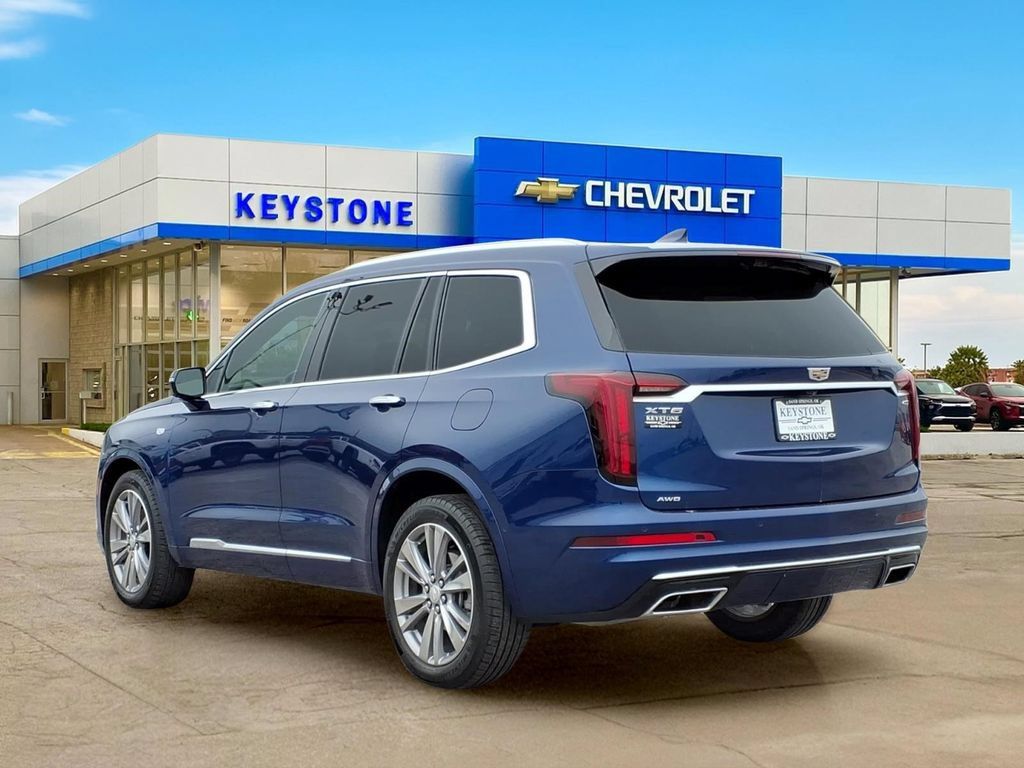 Used 2023 Cadillac XT6 Premium Luxury w/ Platinum Package AWD/4WD image 5