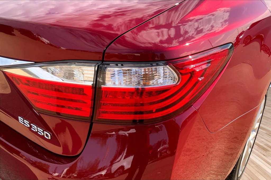 Used 2013 Lexus ES 350 w/ Luxury Pkg FWD image 29