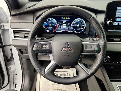 Used 2024 Mitsubishi Outlander SE Black Edition AWD/4WD image 14