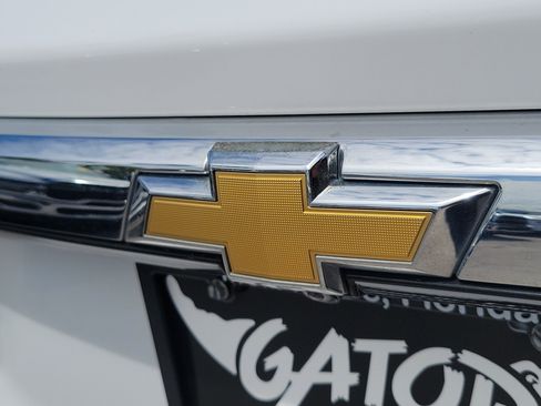 Used 2023 Chevrolet Traverse LT FWD image 6