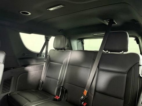 Used 2023 Chevrolet Suburban Premier RWD image 25
