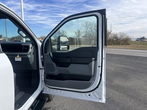 New 2026 Ford F350 XL w/ 360-Degree Camera Package image 19