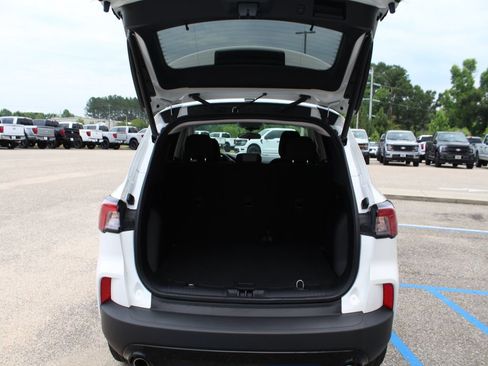 Used 2022 Ford Escape SE w/ SE Sport Appearance Package AWD/4WD image 14