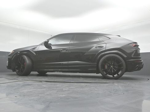 Used 2021 Lamborghini Urus image 42