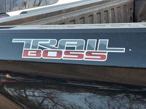 Used 2024 Chevrolet Silverado 1500 Custom Trail Boss w/ LPO, Dark Essentials Package AWD/4WD image 10