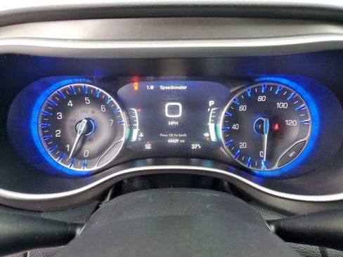 Used 2024 Chrysler Pacifica Touring-L FWD image 14