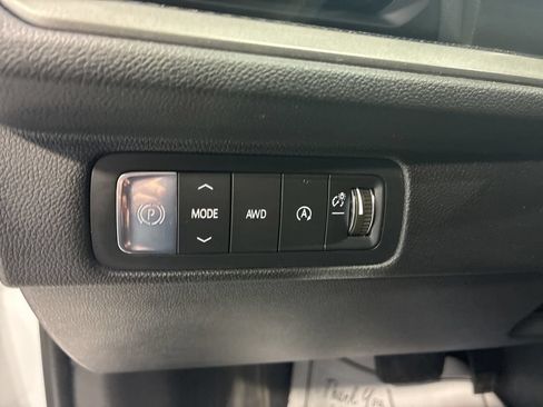 Used 2026 Chevrolet Traverse LT AWD/4WD image 23