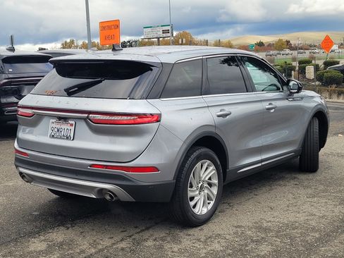 Used 2023 Lincoln Corsair Standard image 4