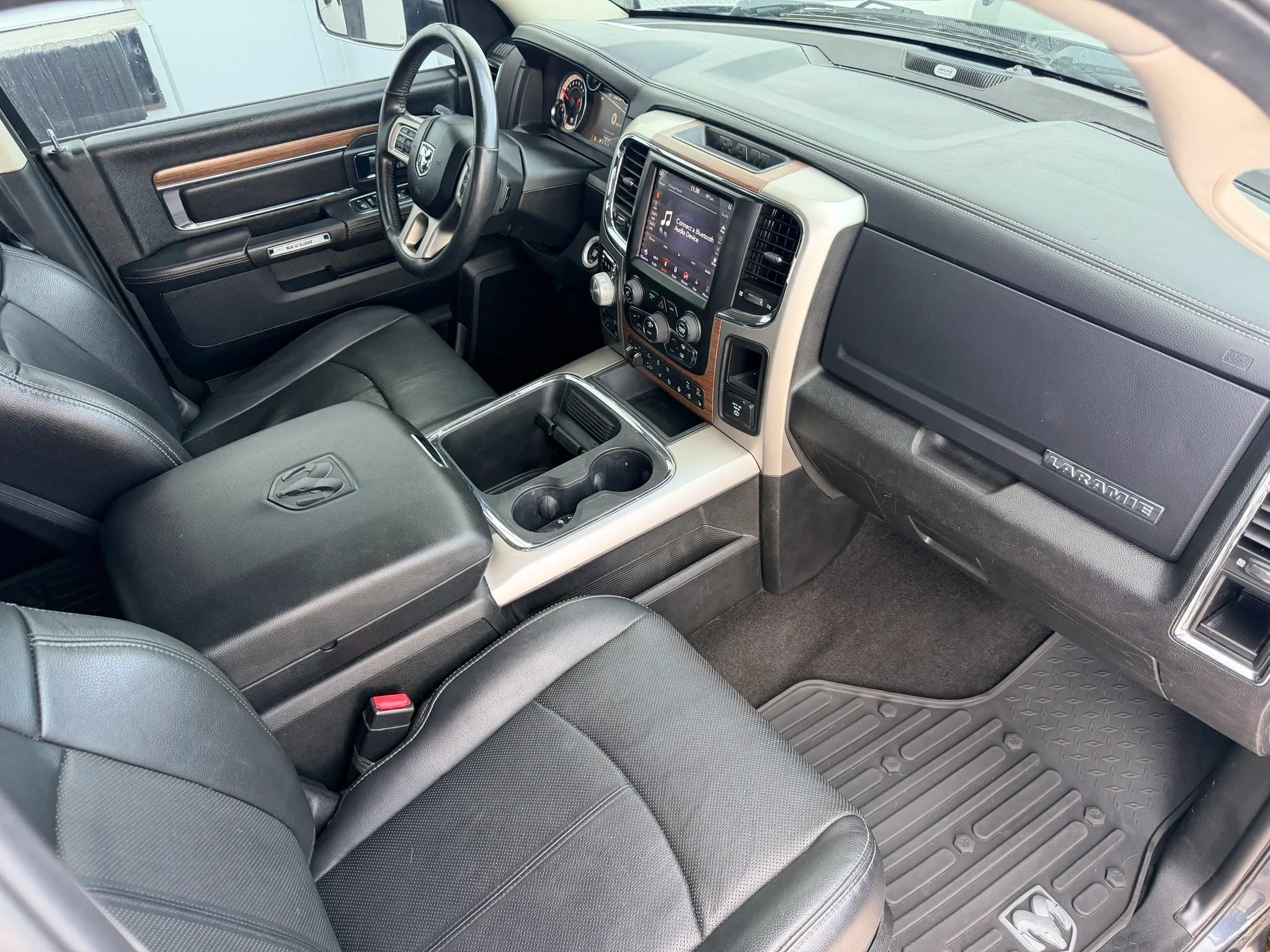Used 2018 RAM 1500 Laramie w/ Convenience Group AWD/4WD image 15