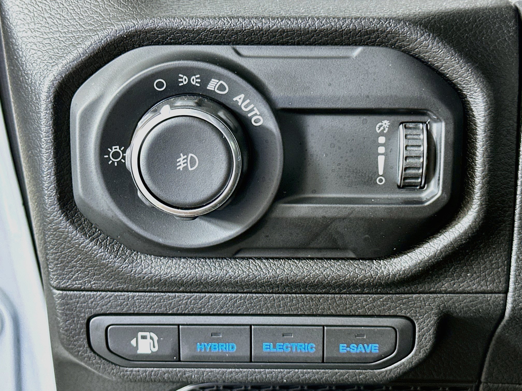 Used 2024 Jeep Wrangler Unlimited AWD/4WD image 16