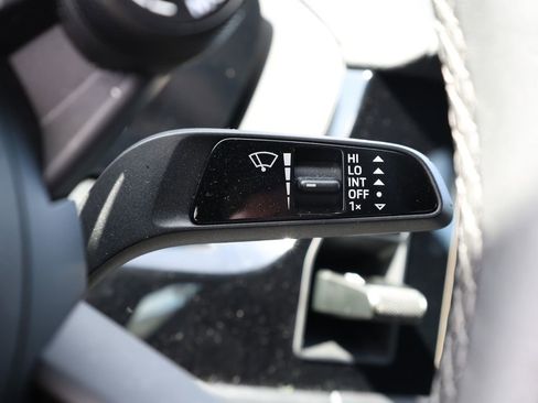 Used 2025 Porsche Panamera RWD image 43