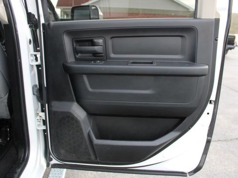 Used 2018 RAM 2500 Tradesman w/ Chrome Appearance Group image 35