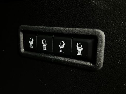 Used 2024 Jeep Wagoneer Series II w/ Flexible Seating Group image 30