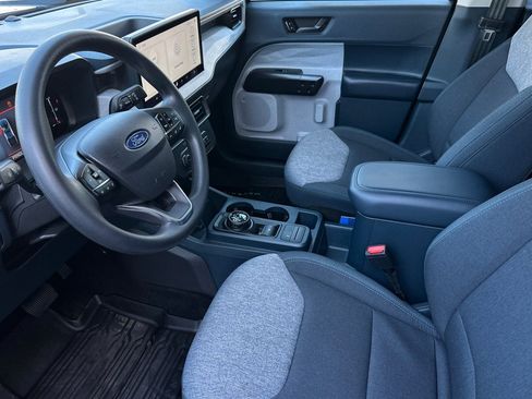 Certified 2025 Ford Maverick XLT image 9