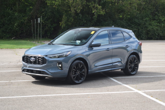 Used 2023 Ford Escape ST-Line Elite w/ Premium Technology Package AWD/4WD image 22