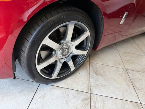 Used 2019 Rolls-Royce Wraith image 6