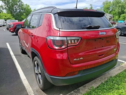 Used 2018 Jeep Compass Latitude w/ Popular Equipment Group AWD/4WD image 11