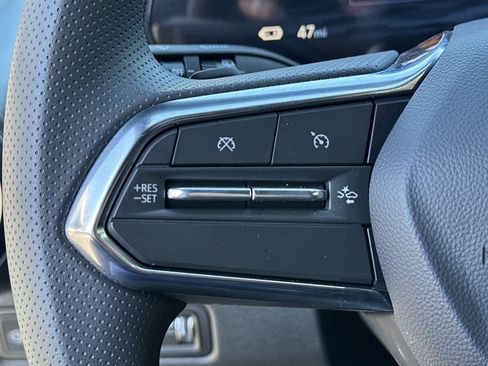 New 2025 Chevrolet Equinox EV LT image 22