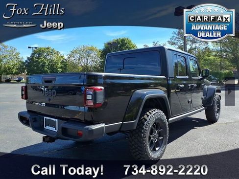 New 2025 Jeep Gladiator Willys image 9