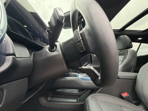 Used 2024 Chevrolet Equinox EV LT AWD/4WD image 37
