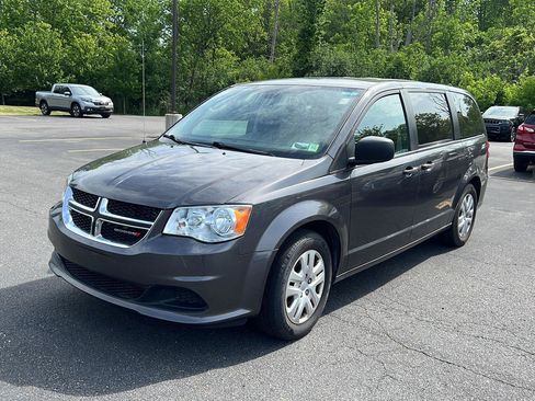 Used 2019 Dodge Grand Caravan SE FWD image 5
