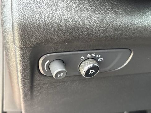Used 2023 Buick Envision Preferred FWD image 23