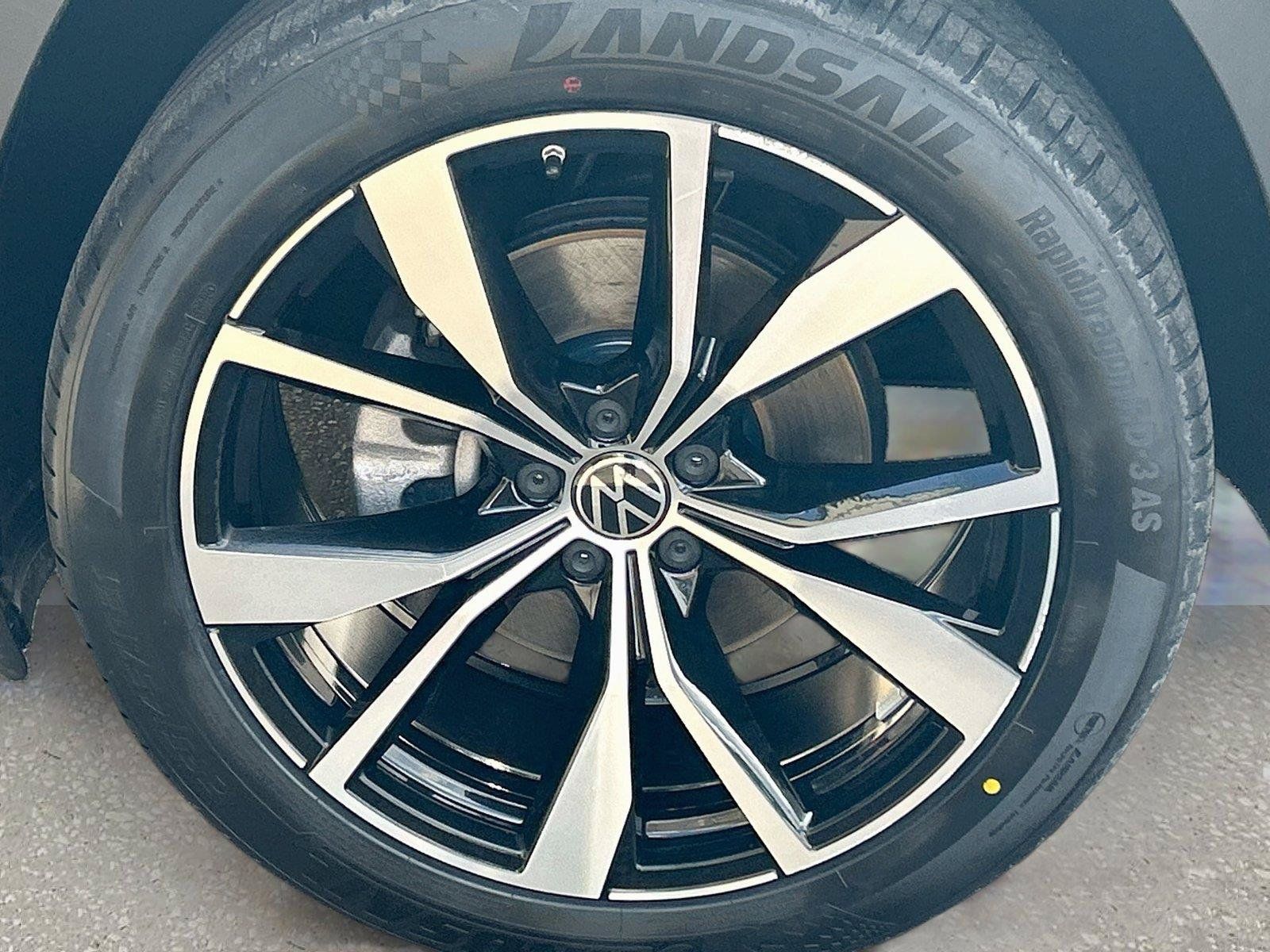 Used 2024 Volkswagen Atlas SEL Premium R-Line AWD/4WD image 41