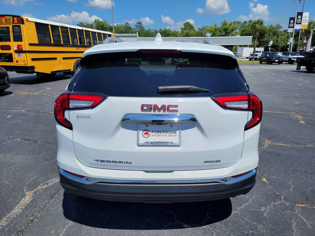 Used 2024 GMC Terrain SLT AWD/4WD image 5
