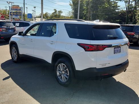 Used 2022 Chevrolet Traverse LT image 4