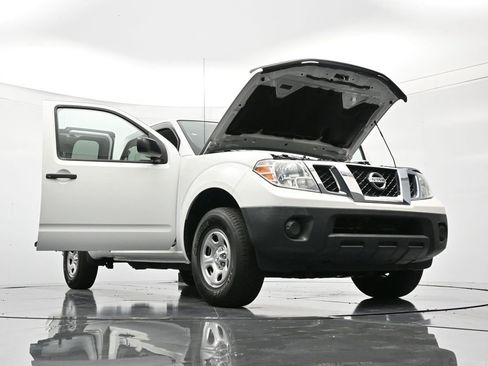 Used 2018 Nissan Frontier S image 46