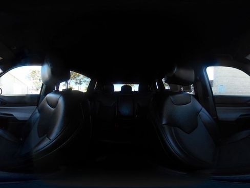 Used 2025 Jeep Compass Latitude image 41