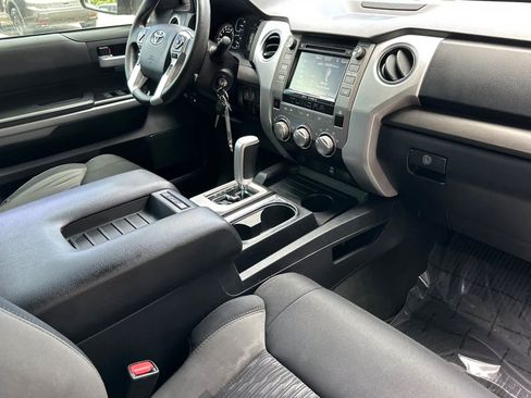Used 2018 Toyota Tundra SR5 w/ SR5 Upgrade Package RWD image 15