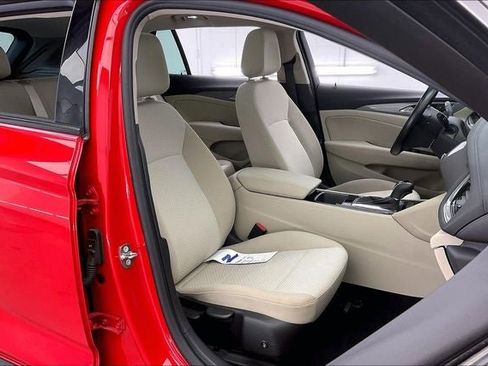 Used 2018 Buick Regal Preferred w/ Sights and Sounds Package AWD/4WD image 7