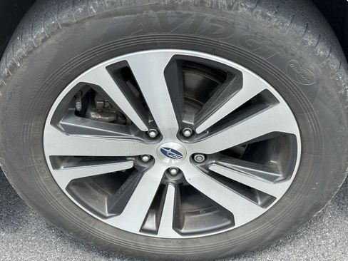 Used 2019 Subaru Outback 2.5i Limited w/ Popular Package #2 AWD/4WD image 10