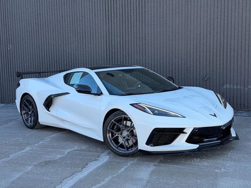 Used 2021 Chevrolet Corvette Stingray Premium Cpe w/ Z51 Performance Package image 9