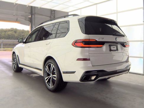 Used 2027 BMW X7 xDrive40i AWD/4WD image 5