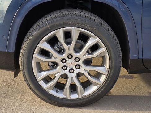 New 2026 GMC Acadia Denali w/ Super Cruise Package image 8