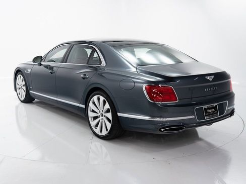 New 2026 Bentley Flying Spur Azure image 3